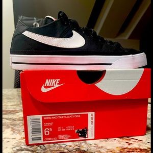 Womens Nike Canvas Court Legacy